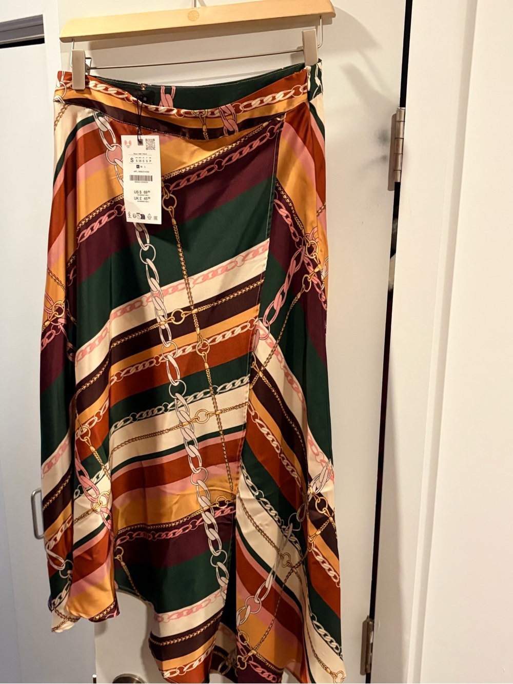 Zara Multicolor Chain-Print Maxi Skirt in Green, Burgundy & Gold
